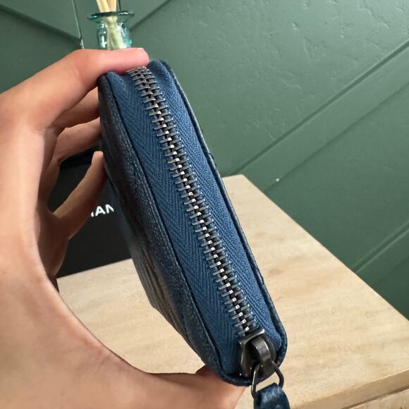 EUC Chanel Zip Around Caviar Blue Leather Wallet Aged Silver HW - Picture 3 of 13